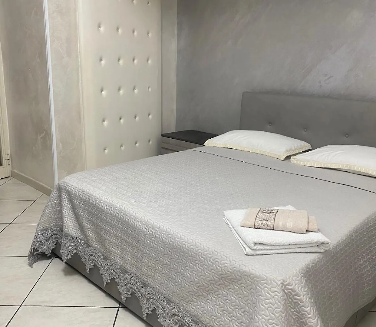 Holiday Home In Naples Center Apartment